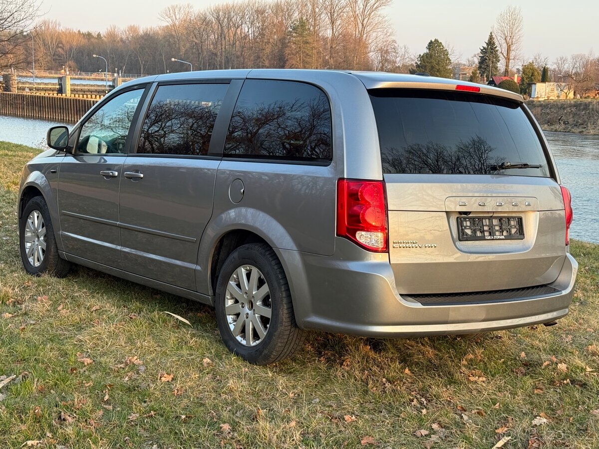 Dodge Grand Caravan - 9