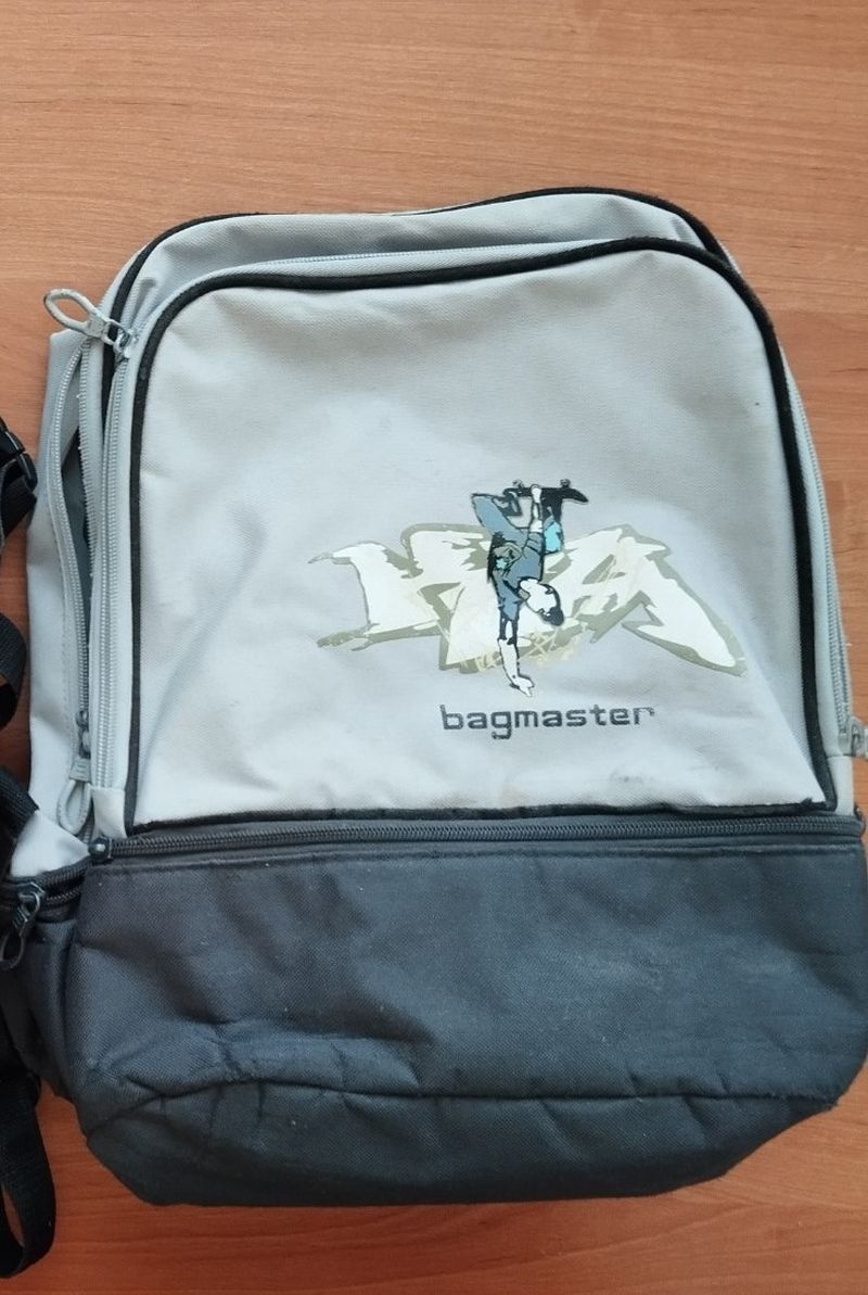 Taška pro notebook, CD disky, batohy na záda i do ruky - 9