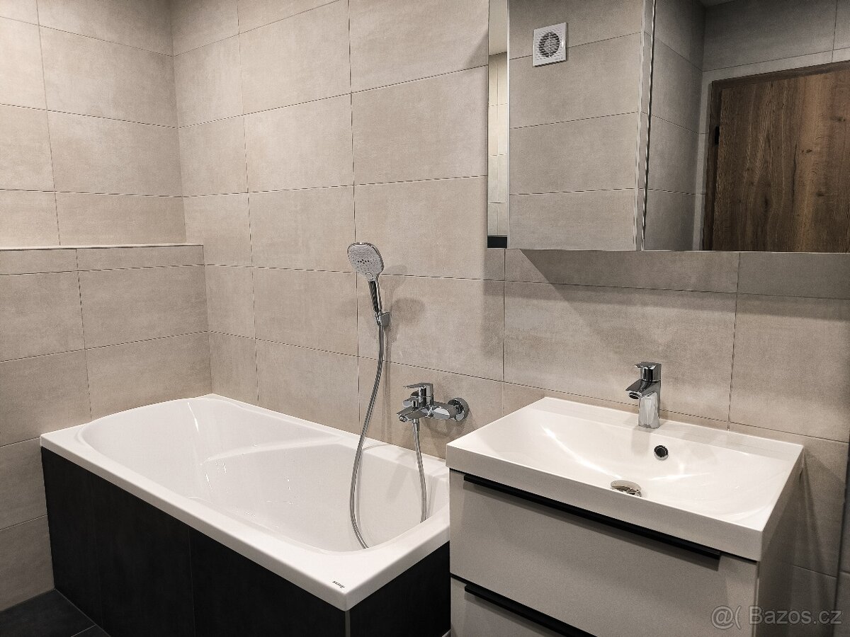 Zrekonstruovaný byt 2+1 - 9