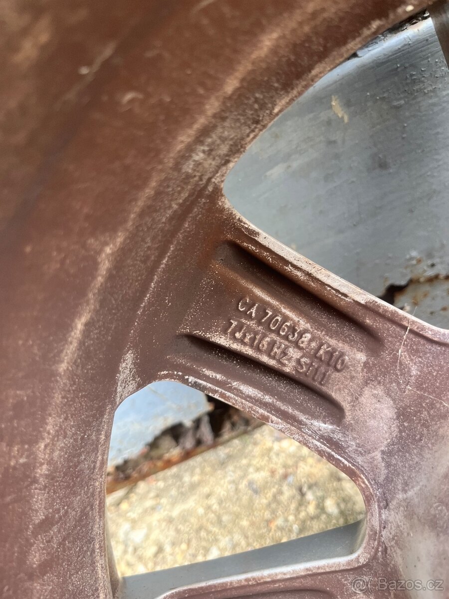 Zimní komplety 205/60 R16 5x112 Borbet - 9