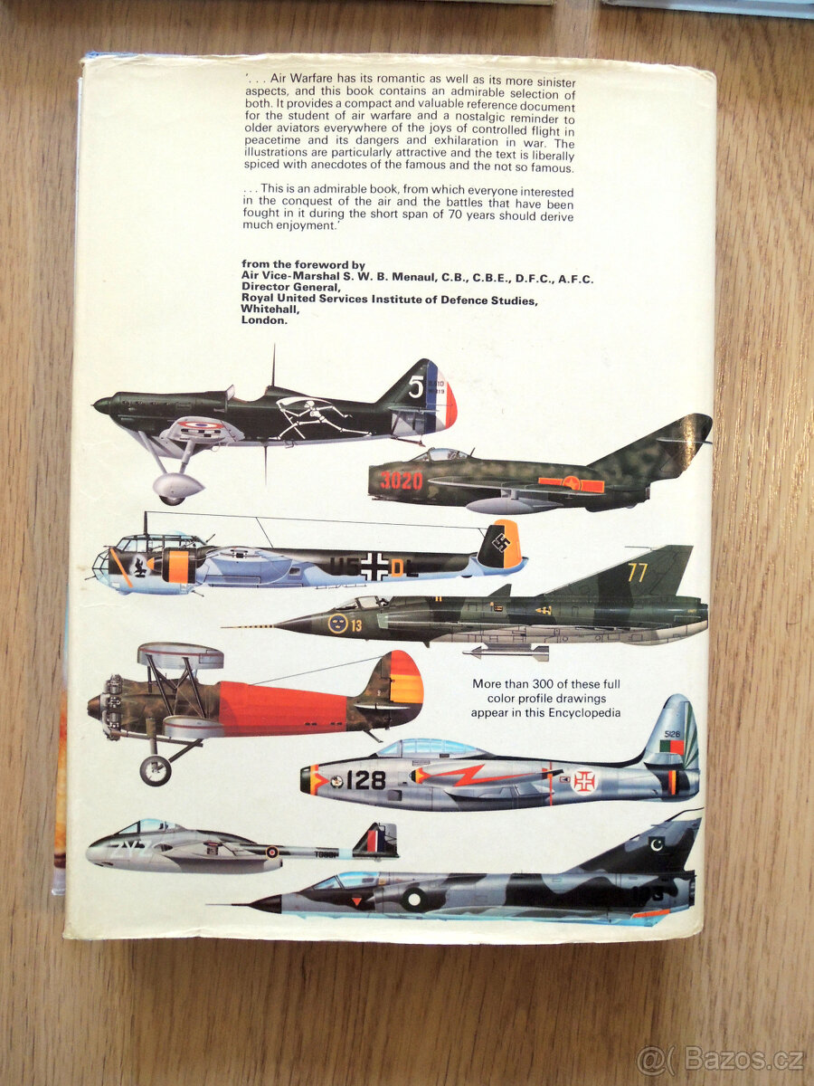 Plastikové modely, vojenská letadla, 9 knih - 9