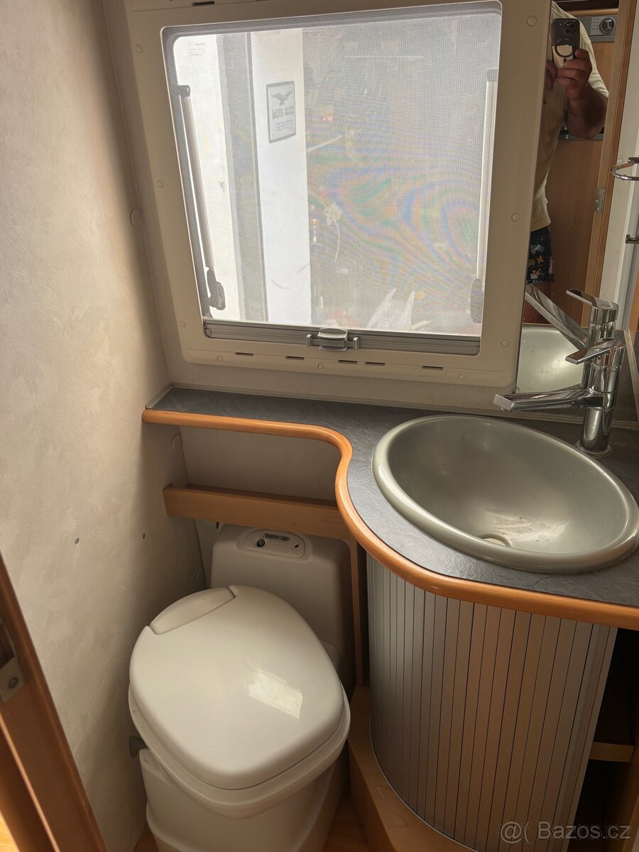 Obytný automobil Renault Master 3.0 - 9