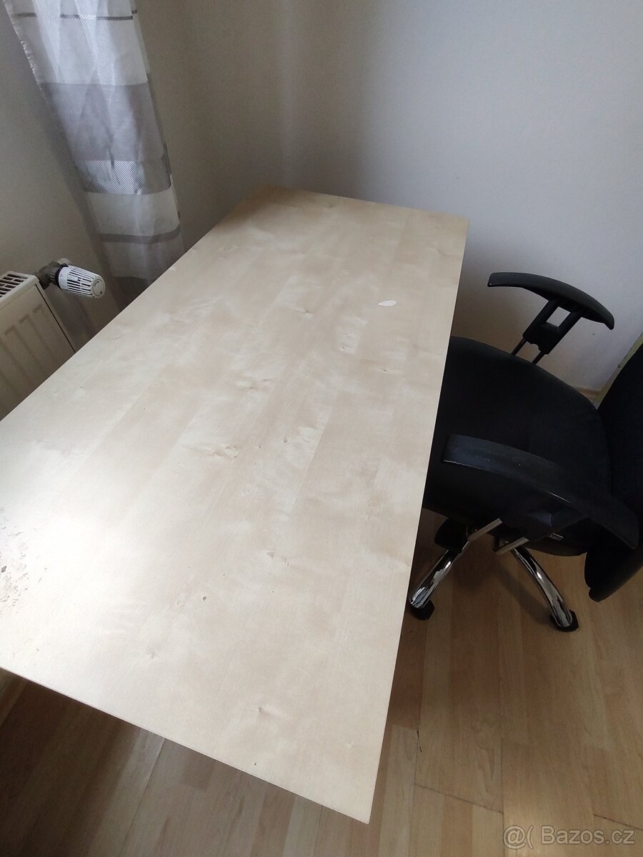 STOLEK IKEA PSACÍ - PC. 4.800,- - 9