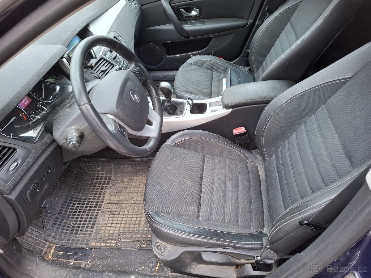 Renault Laguna 1.5 DCI Kombi Klima Alu Navi Model 2009 - 9