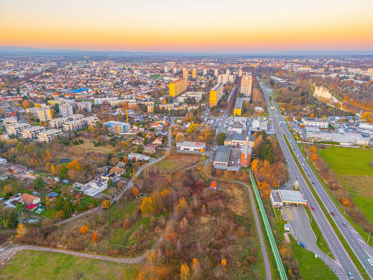 Pronájem komerčního pozemku - 9