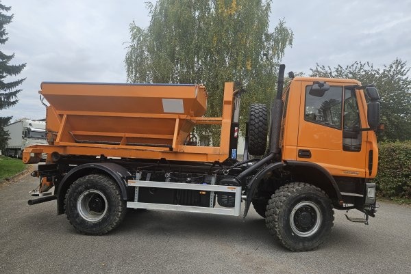 4x4 sypač Iveco 13.5t radlice hák kontejner - 9
