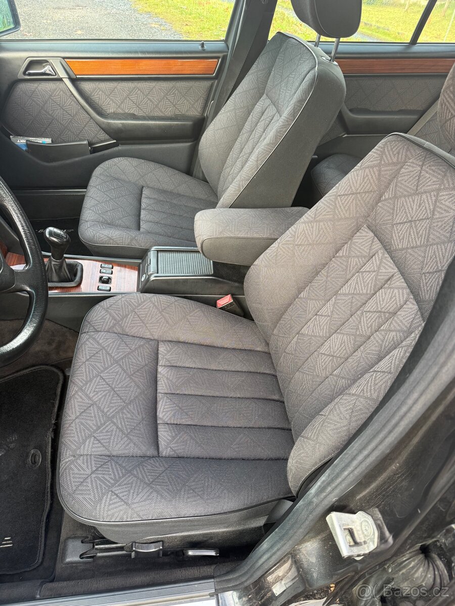 Mercedes - Benz E 250D W124 - 9