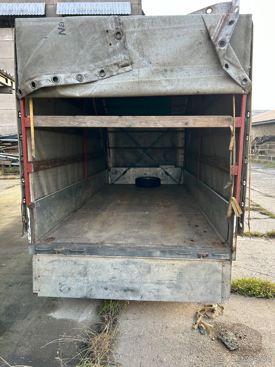 Nákladní přívěs - 9