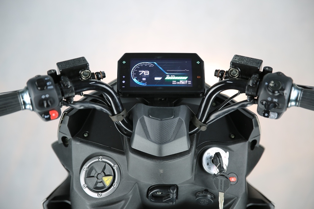 Elektrický skútr CLS e-RAZER - 9