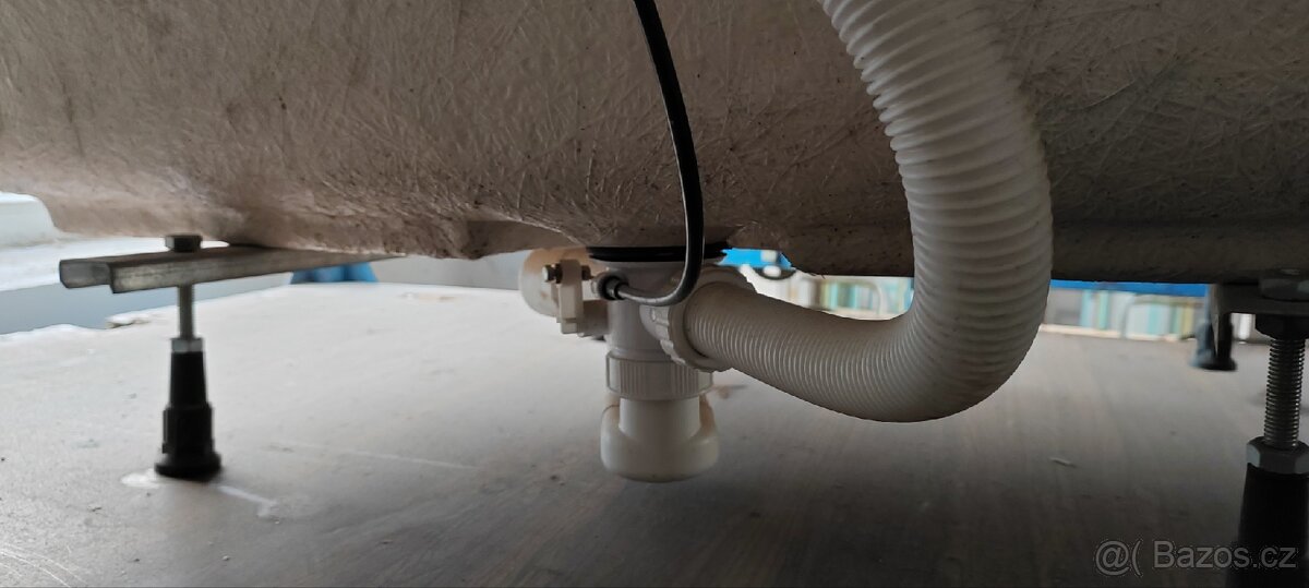 Akrylátová vana zkosená - 9