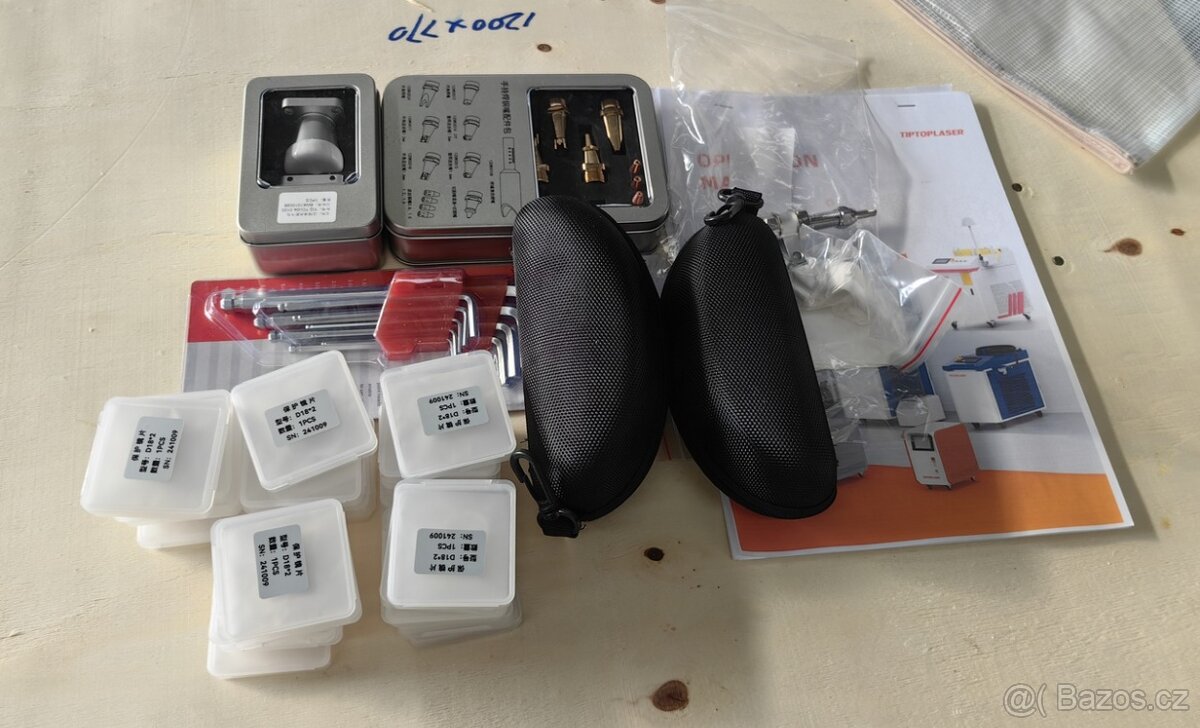 LASER SVÁŘECÍ -ČISTÍCÍ-ŘEZACÍ STROJ 4V1 2000W PROFI. - 9