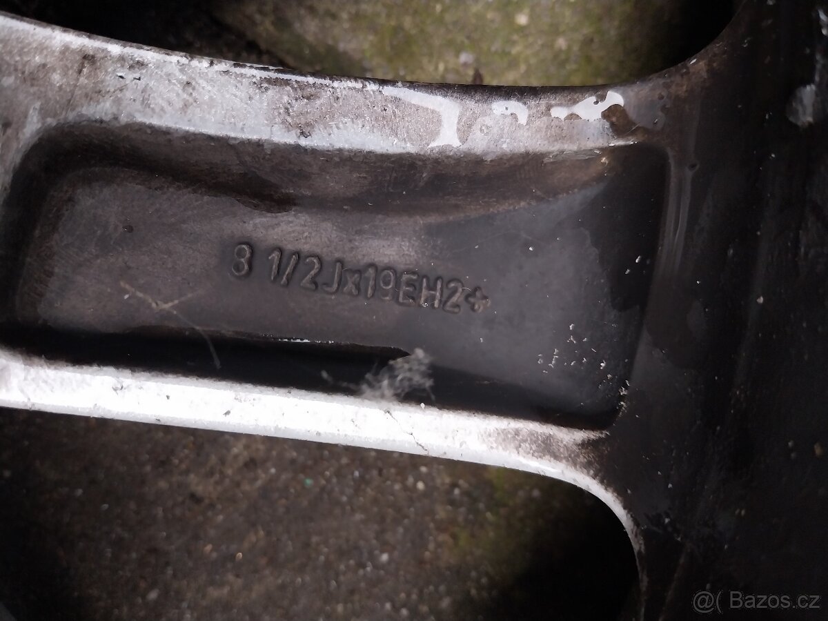 BMW kola 245/40/19 - 9