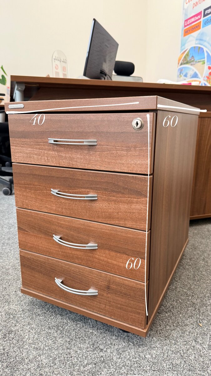 Kancelářské stoly se šuplíky - 9