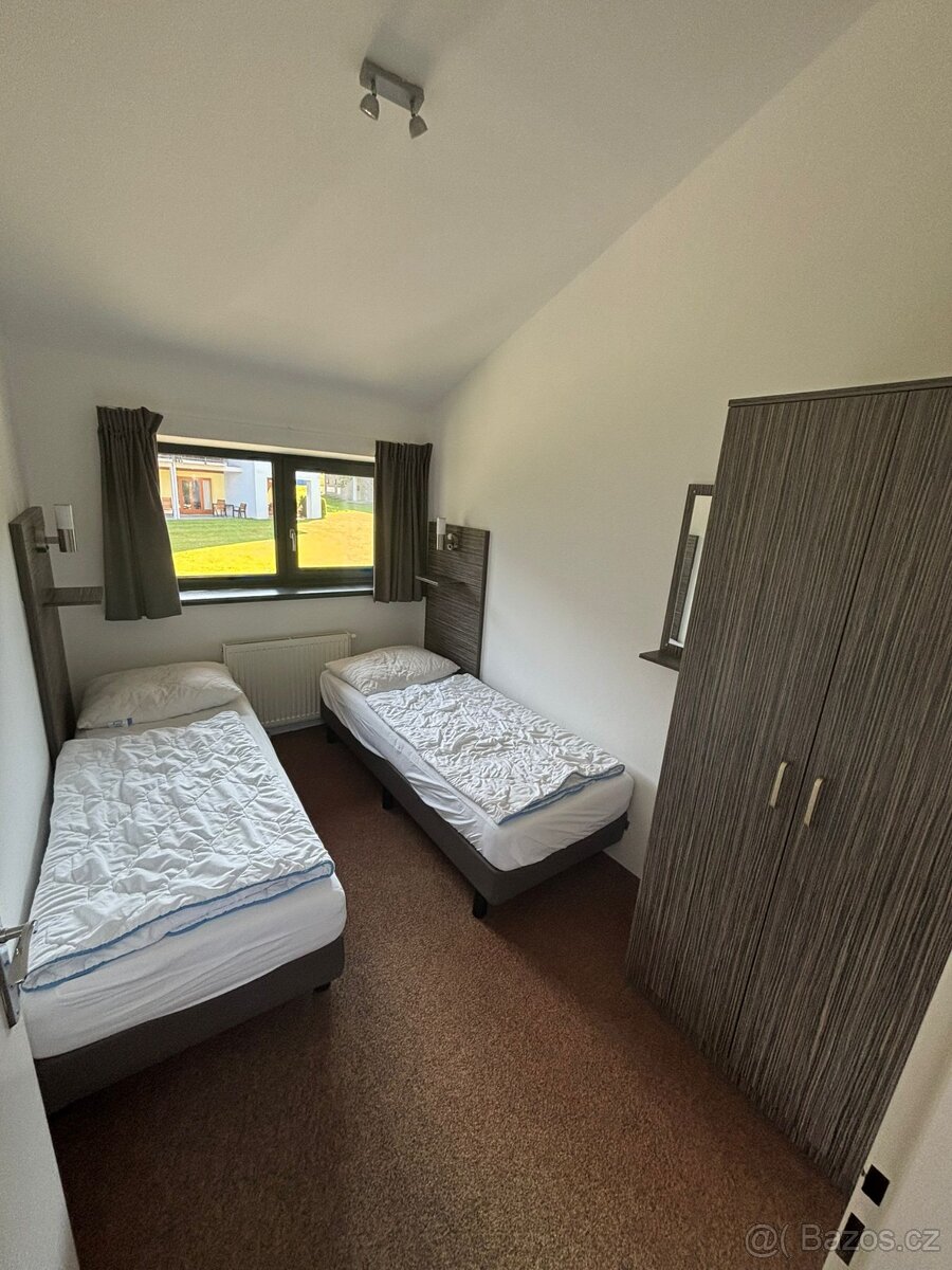 Prodám krásný patrový bungalov přímo u jezera - 9