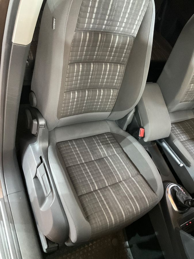 Volkswagen Touran CROSS 2.0 Tdi DSG 103 KW 11/2011 198tis km - 9