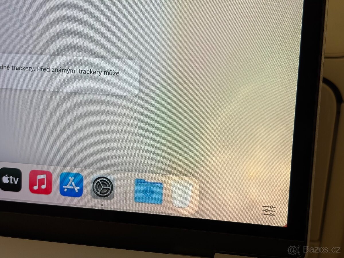 MacBook Pro 15“ 2017 2.8Ghz i7 Silver, Krásný stav - 9