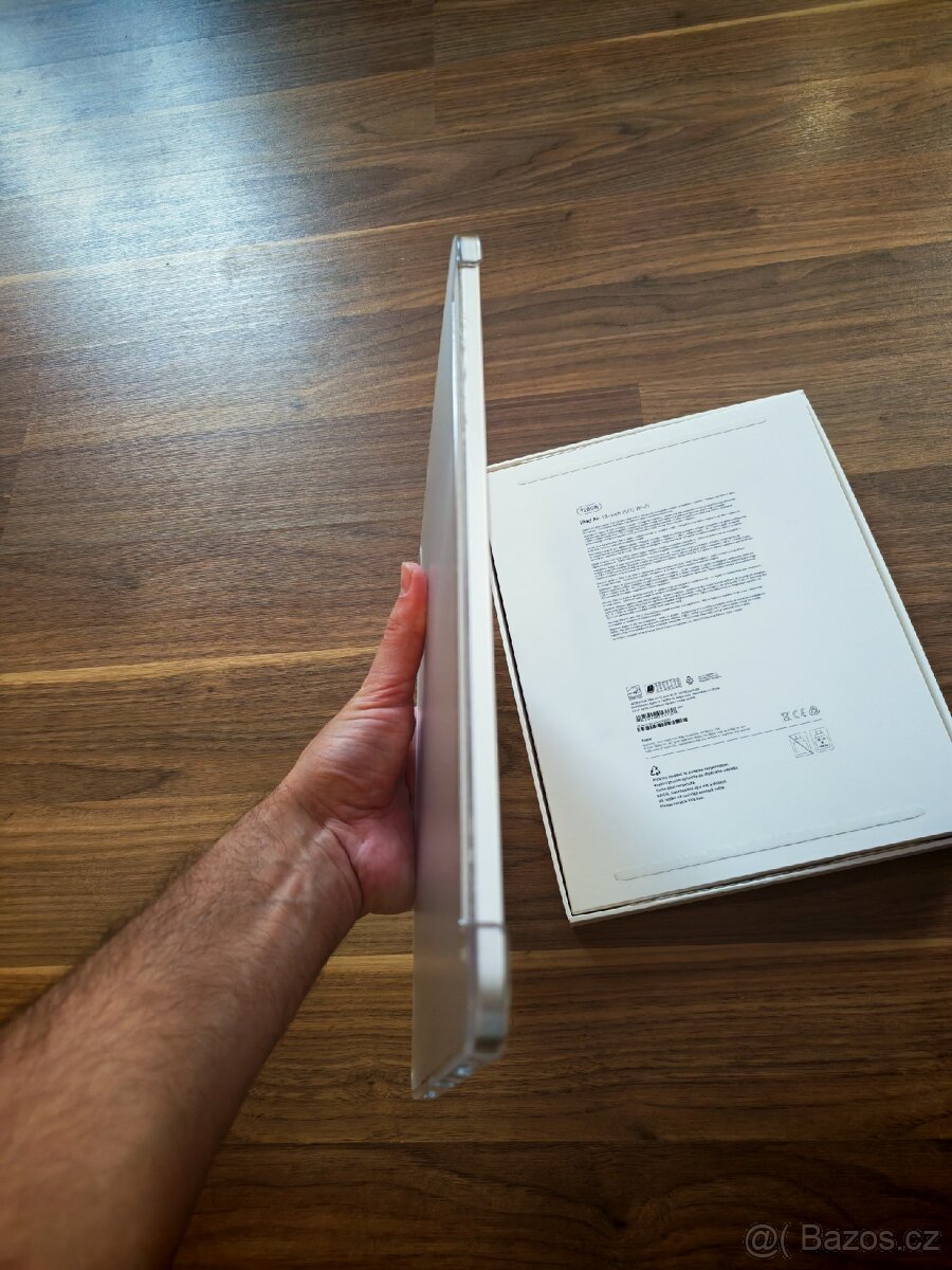 iPad Air 13 WiFi 128 GB - TOP STAV V ZARUCE - 9