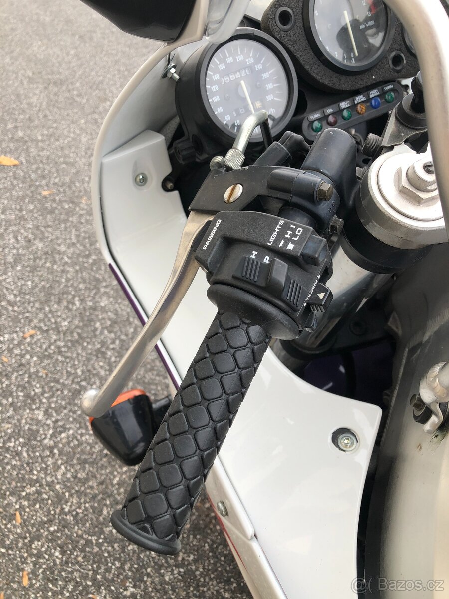 Honda CBR 900 RR, model SC28 - 9