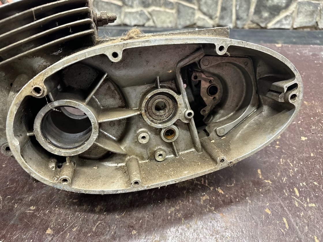 Predám BLOKY MOTORU kártery JAWA ČZ 125/453 - 9