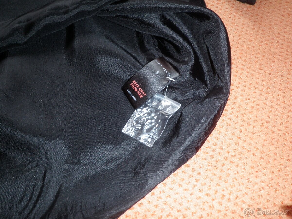 černé dražší značkové hedvíbné šaty - vel. 38 - 9