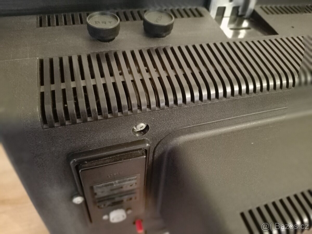 SONY KV - 1300E VINTAGE COLOR TV - SONY TRINITRON - 9