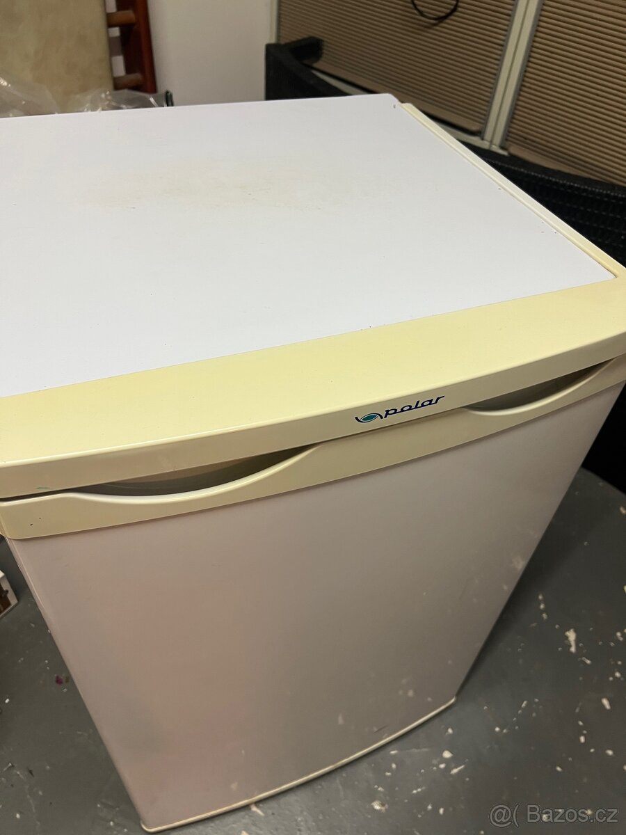 Lednička Polar s malým mrazákem - 9