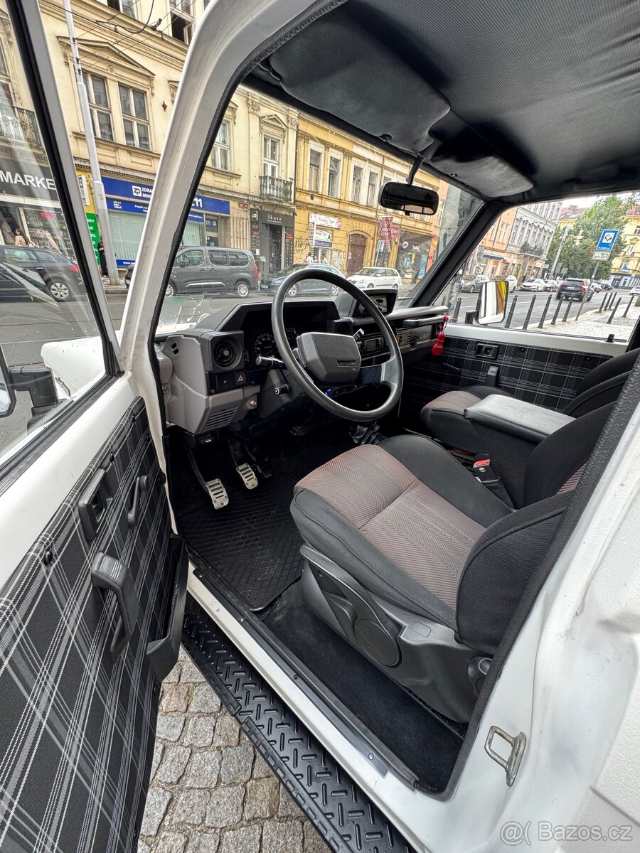 Toyota Land Cruiser LJ70 - 9