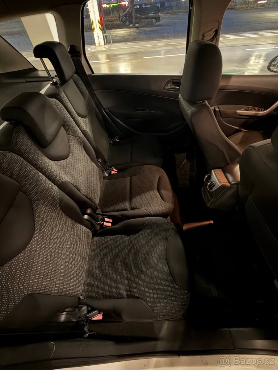 Peugeot 308sw 1.6hdi 2010 - 9