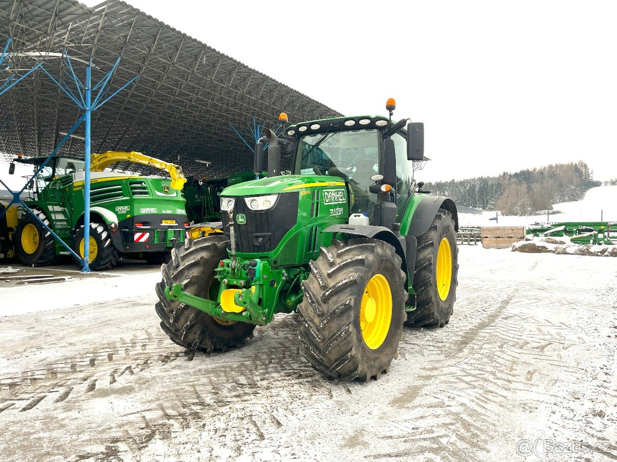 traktor John Deere 6250R - 9