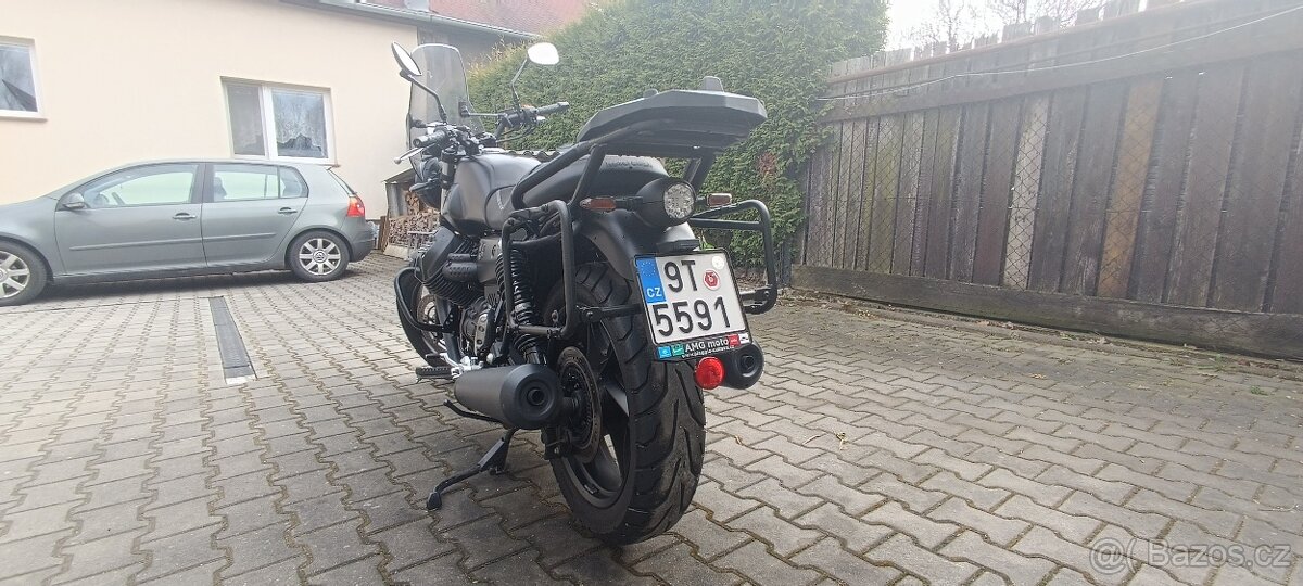 Moto Guzzi V7 Stone - 9