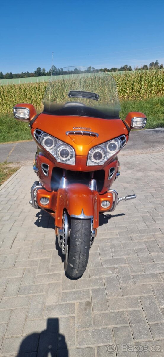 Honda goldwing 1800 - 9
