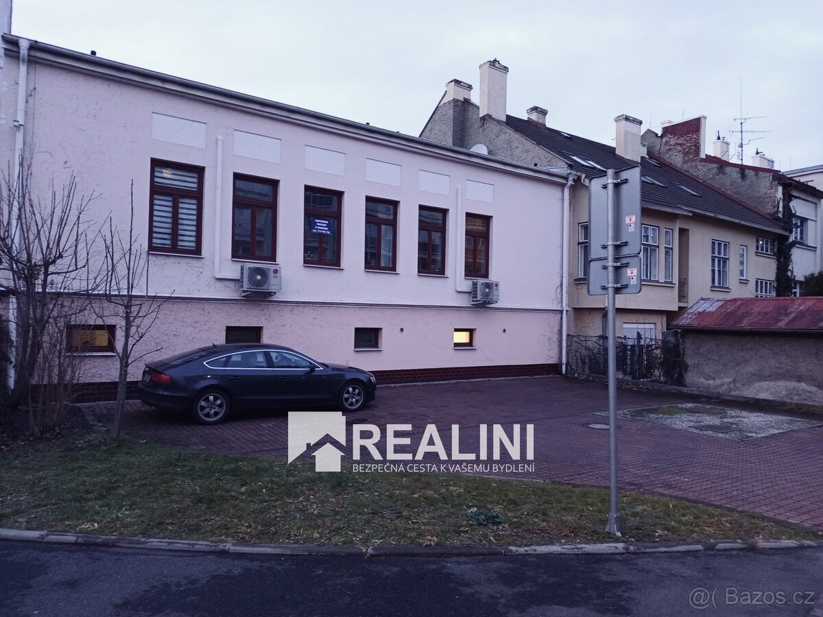 Pronájem kanceláře o výměře 15,95 m² v centru Karviná - Fryš - 9