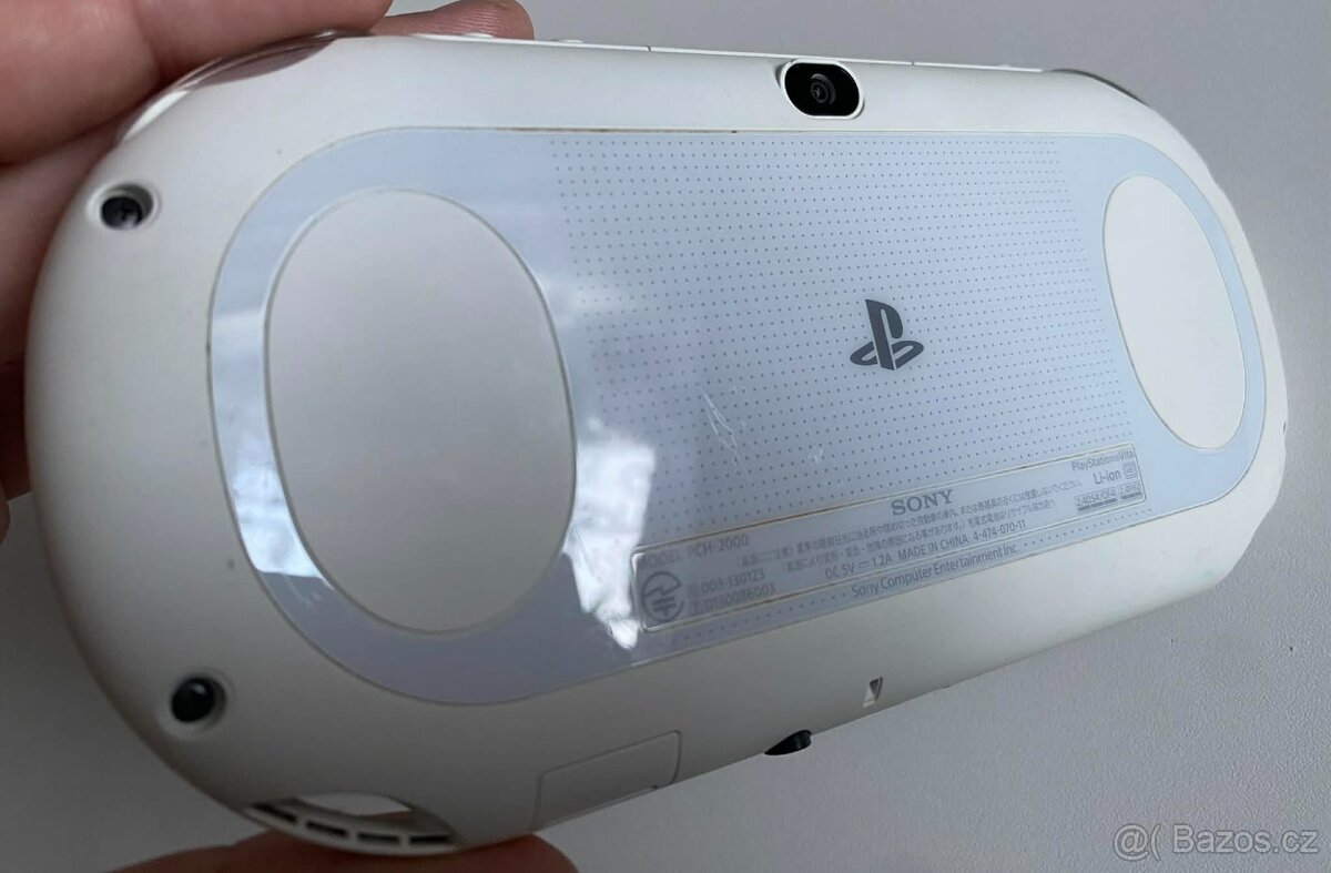 PS Vita 2000 White ( Slim ) + 64gb - 9