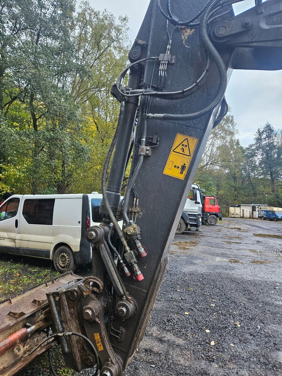 Pásový bagr Volvo EC160e - 9