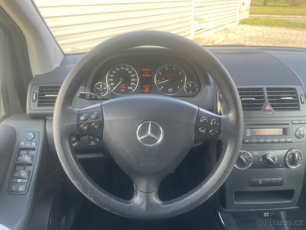 Mercedes A - 9