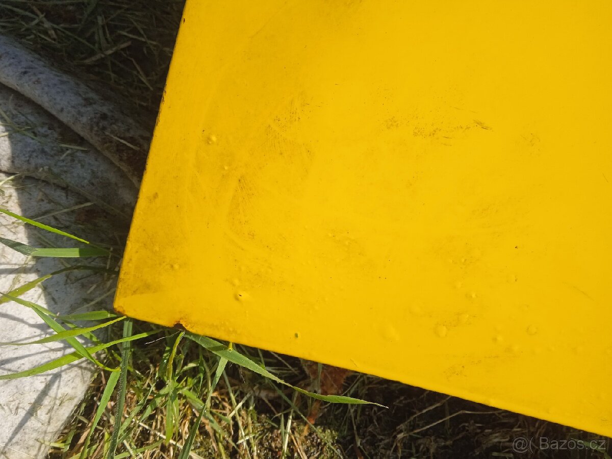 Kapota škoda rapid - 9