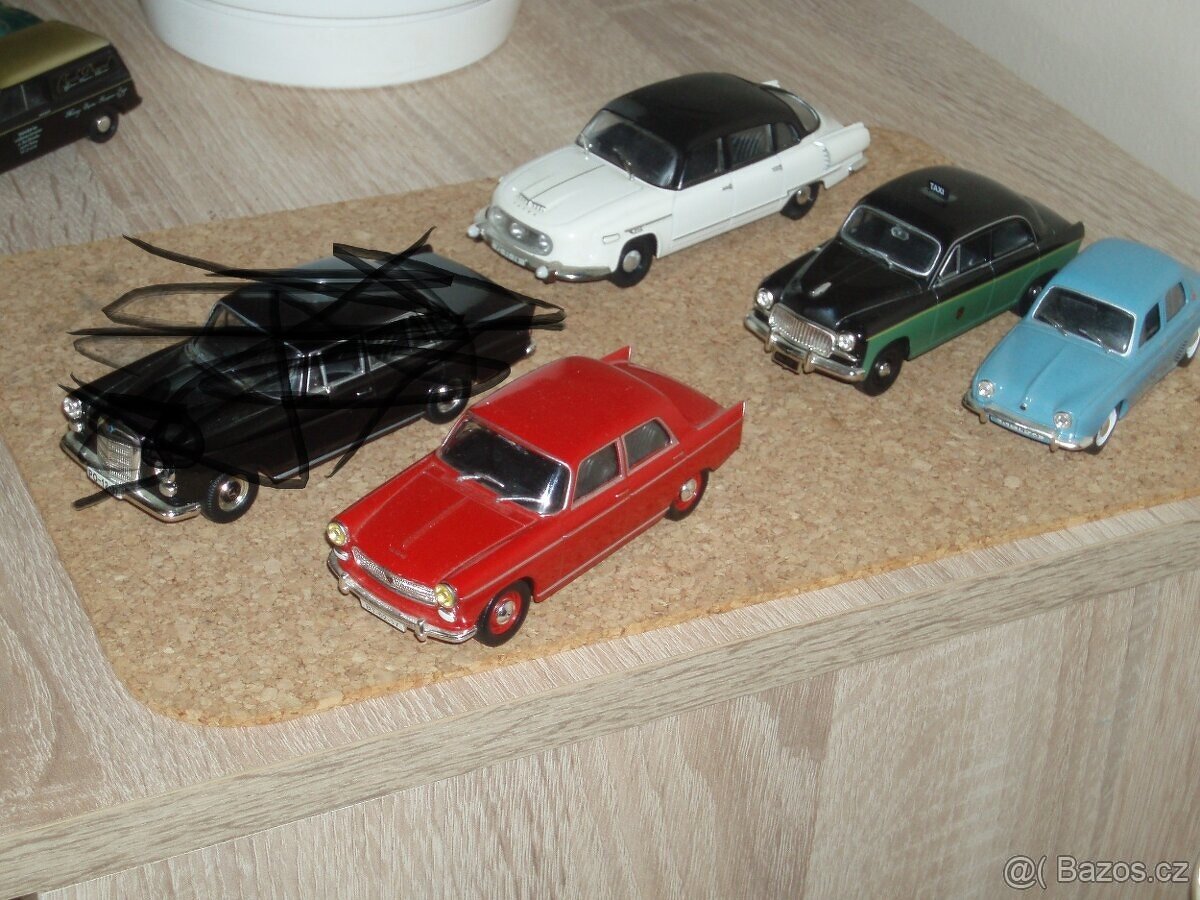 Modely aut - tatra 603,mercedes benz w 110,peugoet 404,renau - 9