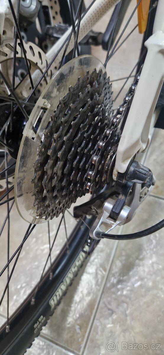 Horské kolo GT Avalanche 1.0 - 9