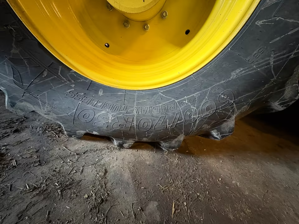 John Deere 6R250 - 9