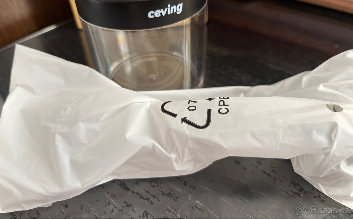 Manuální mlýnek na kávu - 9