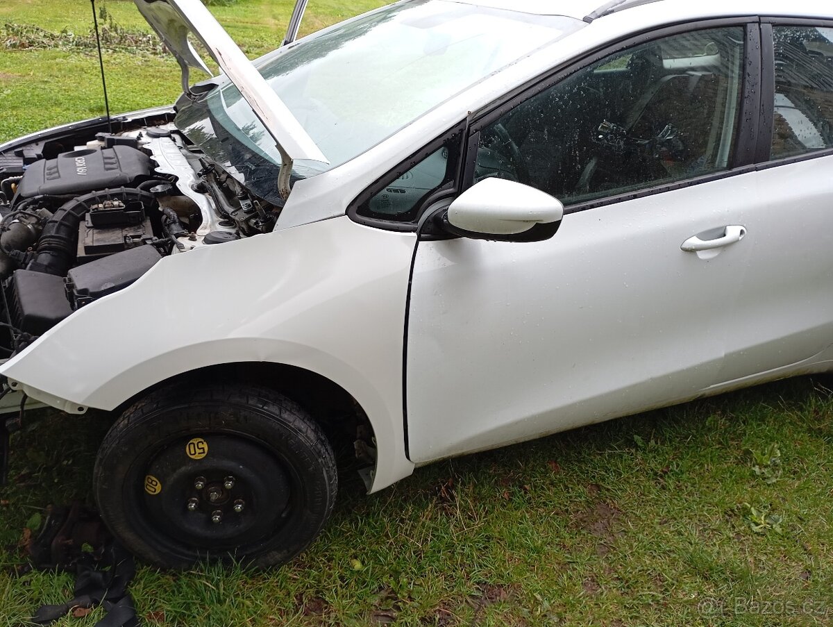 Kia Ceed 1,6 CRDi Prodám nebo rozprodám - 9