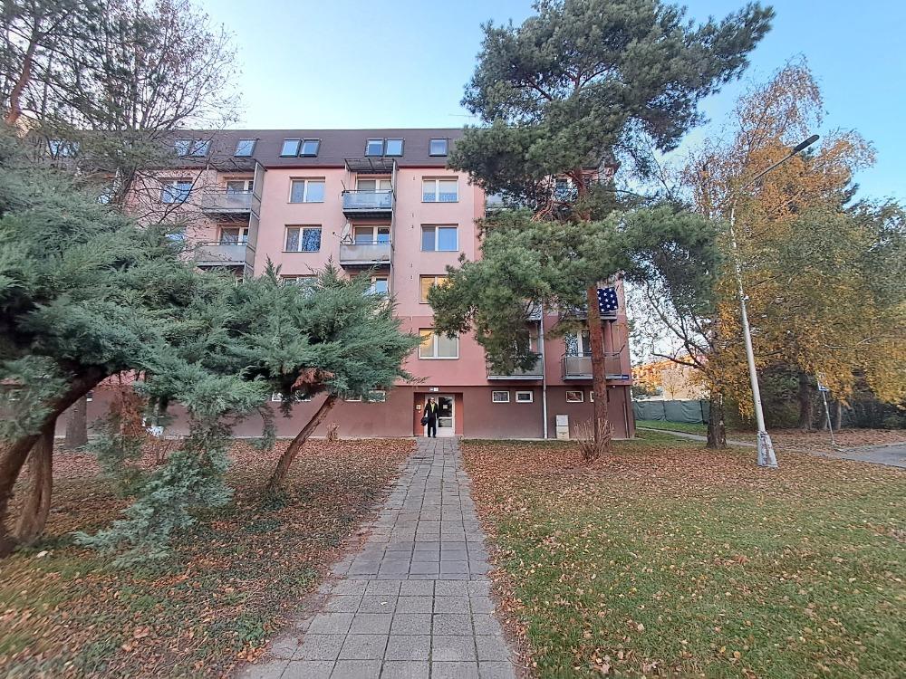 prodej bytu OV 3+1, cena včetně provize - 9