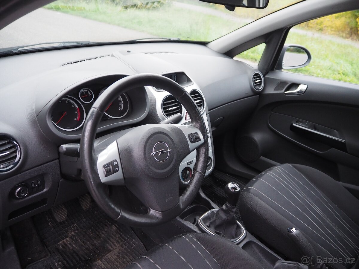 Opel Corsa 1.4 KLIMA, vyhř. sedadla + volant - 9