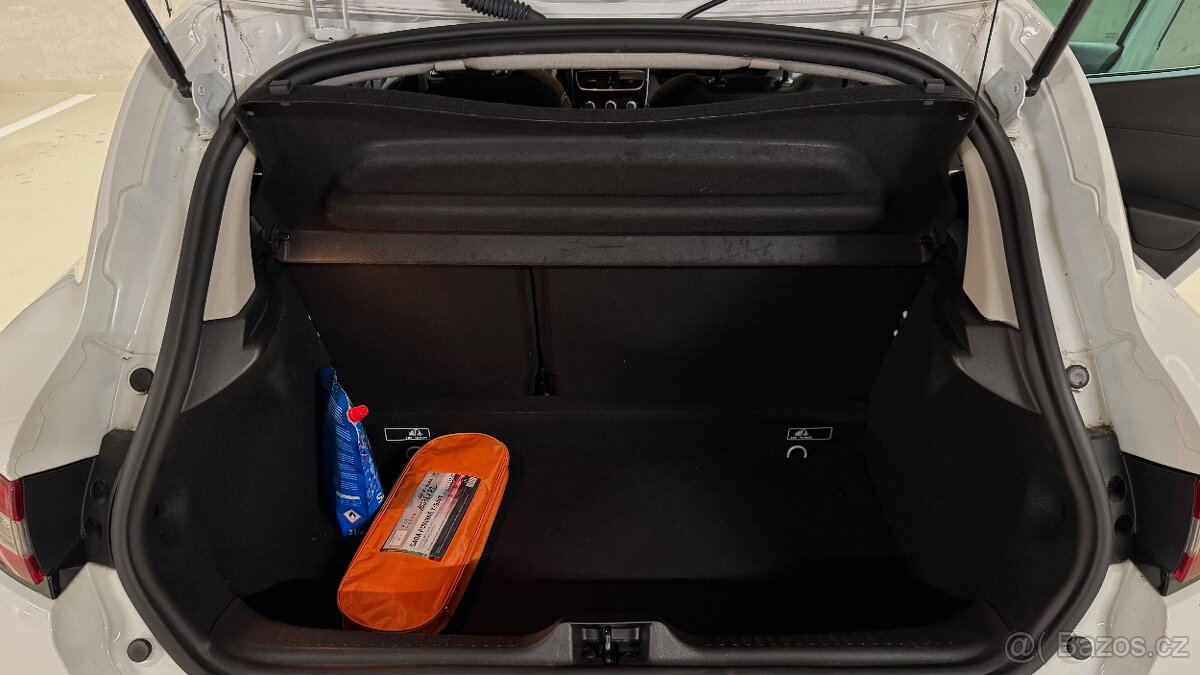 Renault Clio - 2018, benzín, manuál - skvělý stav - 9