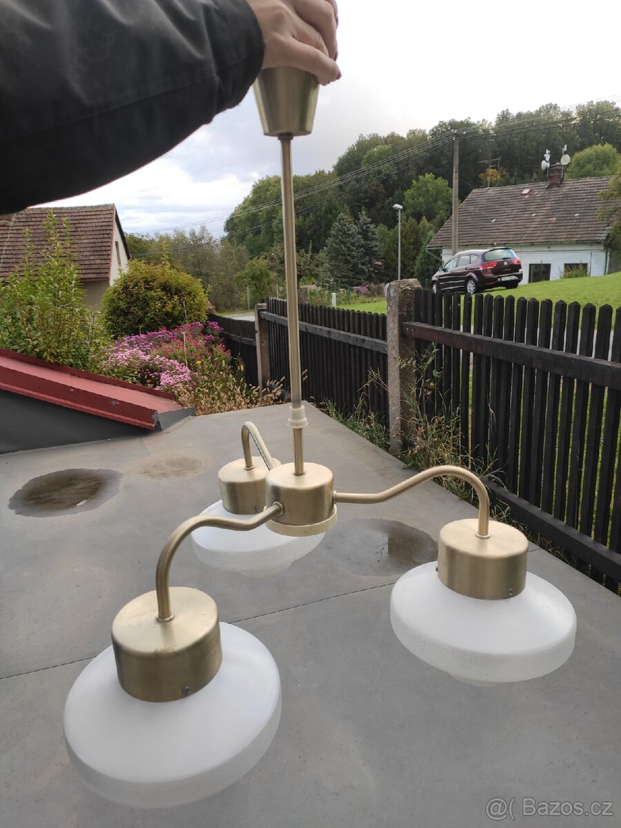 Lustry a osvětlení - 9