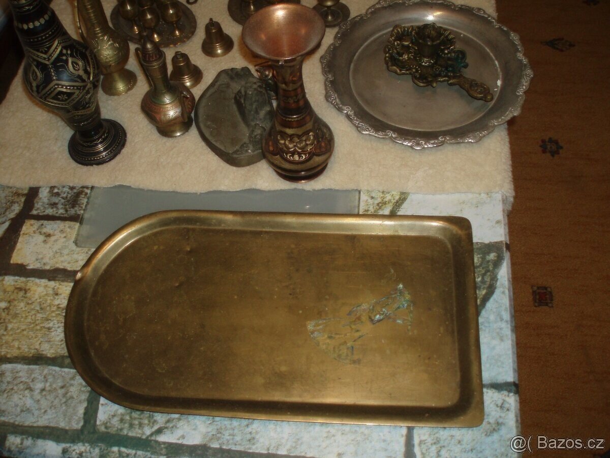 Mosazné dekorace - 32 ks - viz foto - cena za celek - - 9