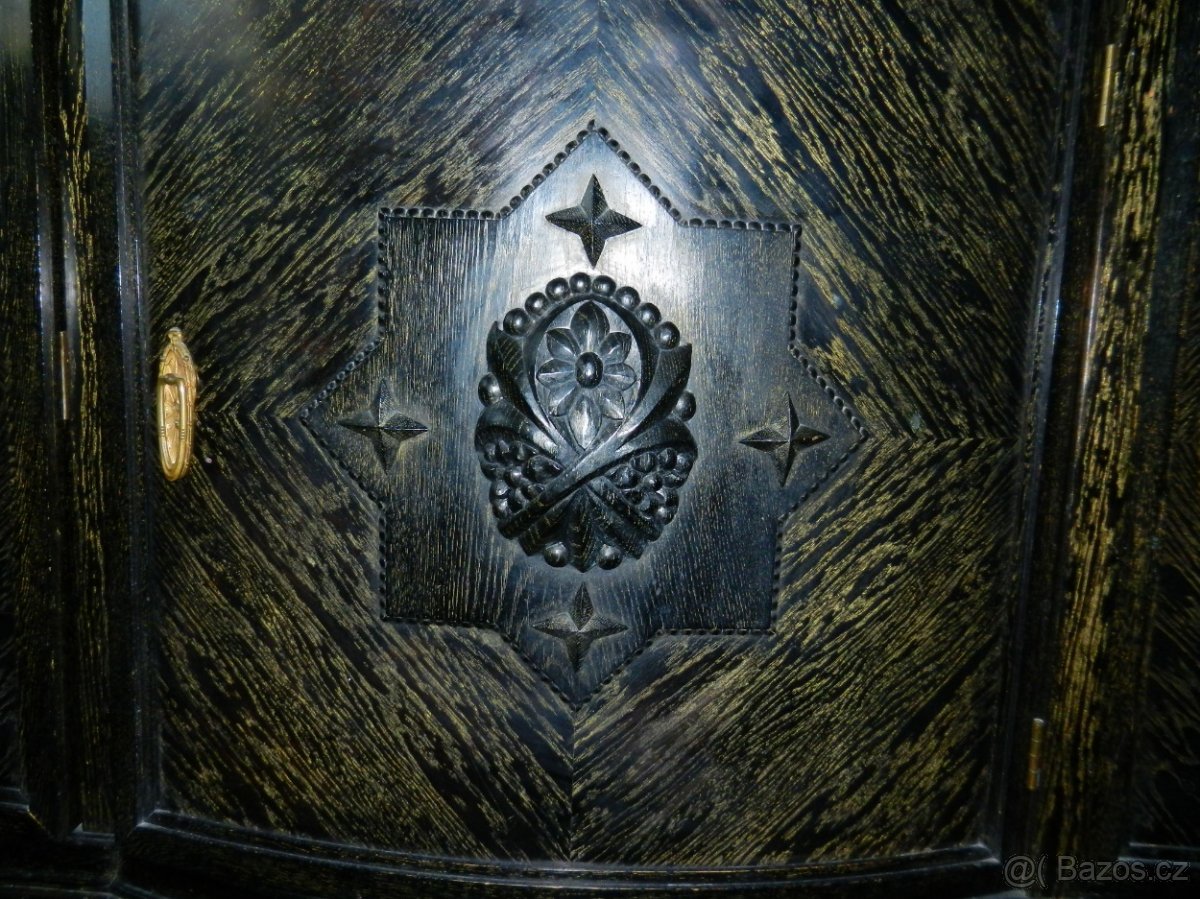 Starožitný nábytek - 9