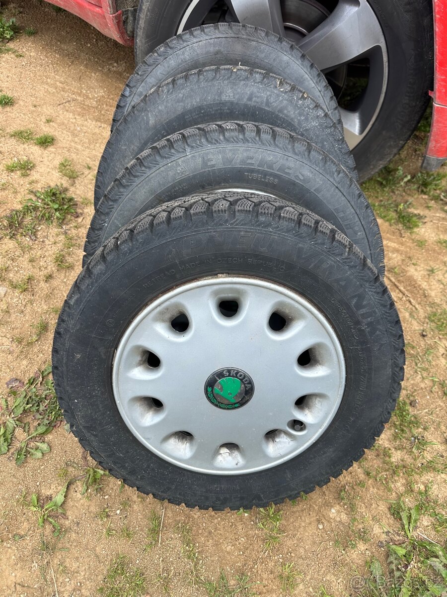 Škoda Felicia 1.3 BMM 50KW + sedačky Color line červené - 9