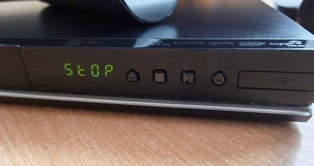 Blu-ray, DVD přehrávač SAMSUNG BD-D5100 - Super stav - 9