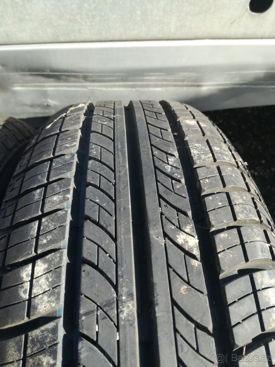 Continental letní pneu 175/65/14 - 2ks 97-100% - 9